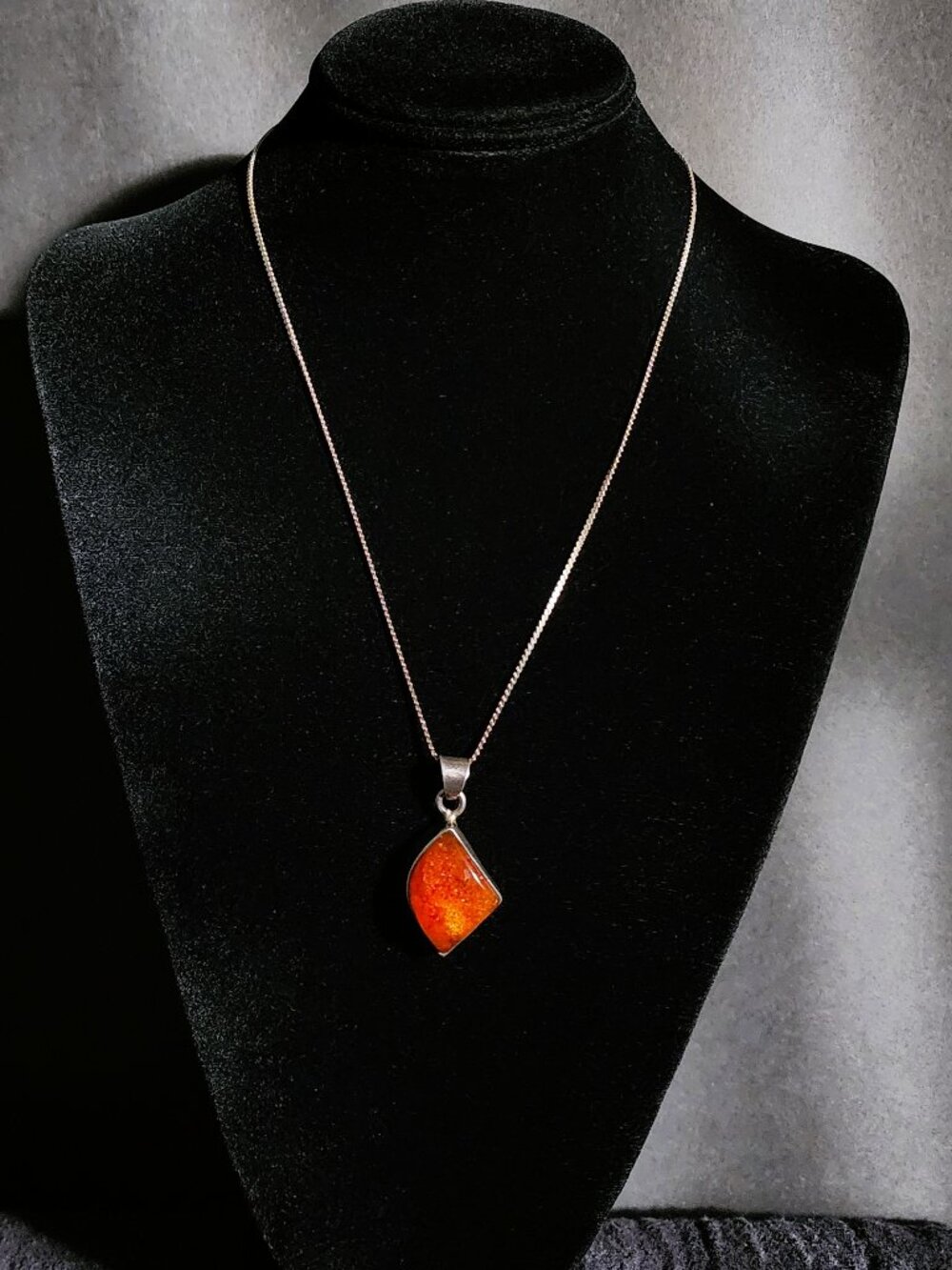 Vintage 90s Sterling Silver & Cognac Amber Modernist Pendant Necklace 20"